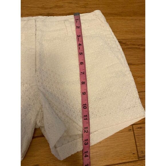 Garnet Hill, women's white eyelet lined, cotton shorts size 4 - Picture 7 of 7